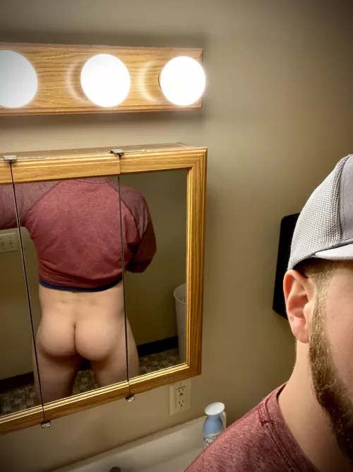 Round enough? by showtheg00ds