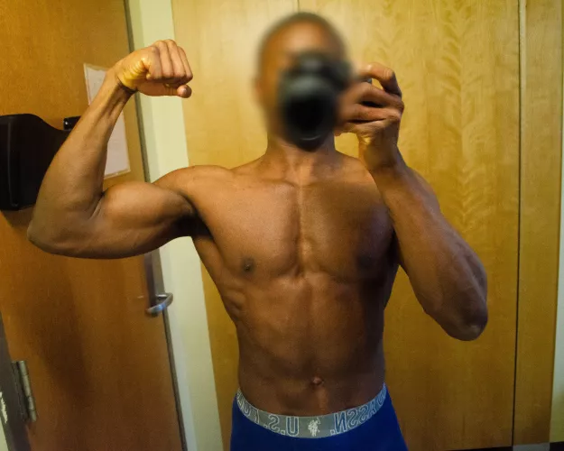 Roy Jones got nothing on these peaks 💪🏾[m] by toni-veracruz