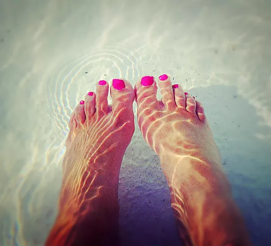 Rub my feet? 😘 by ladyinthestreet12