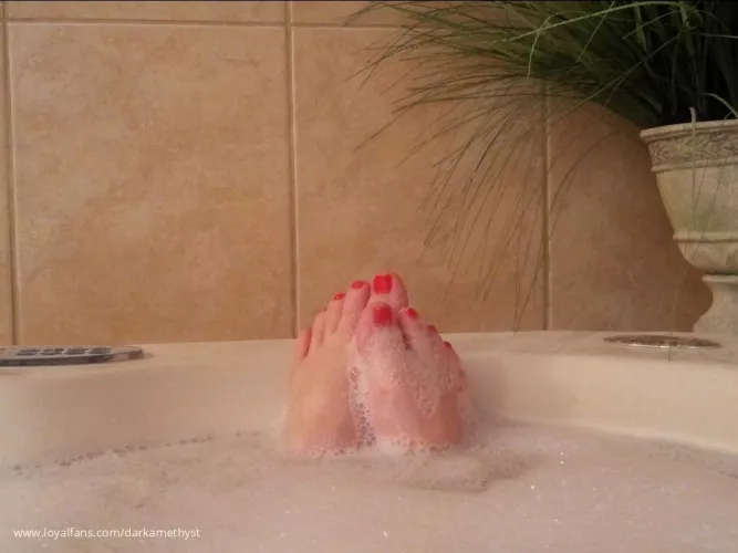 Rub them for Mistress by hypno_amethyst