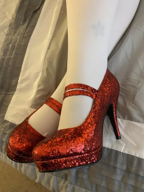 Ruby Red! by tightstoesheelshose