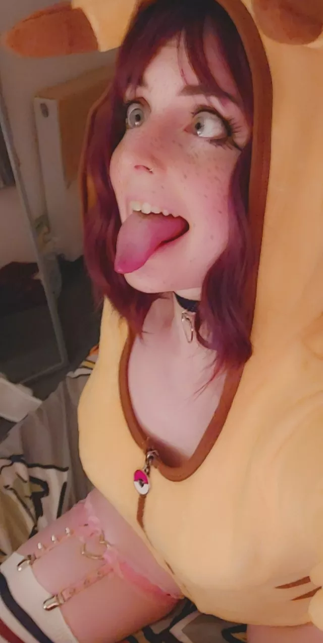 Ruin my makeup 🤤😩 posted by Capribento