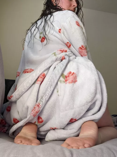 Run your hands over my soles and under my robe by smallfeetsweetie