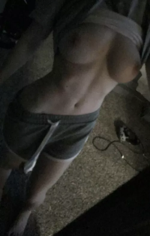 Running outfit primed [19f] [OC] by DivinityRuby