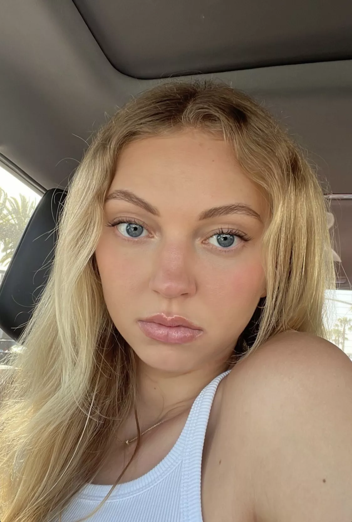 Sabrina Smith posted by cycleburgundy