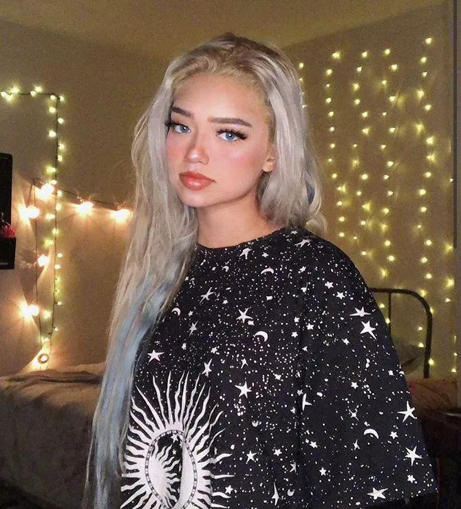 Sabrina Zada (pasabist on insta) posted by vaguely-meme-fluent