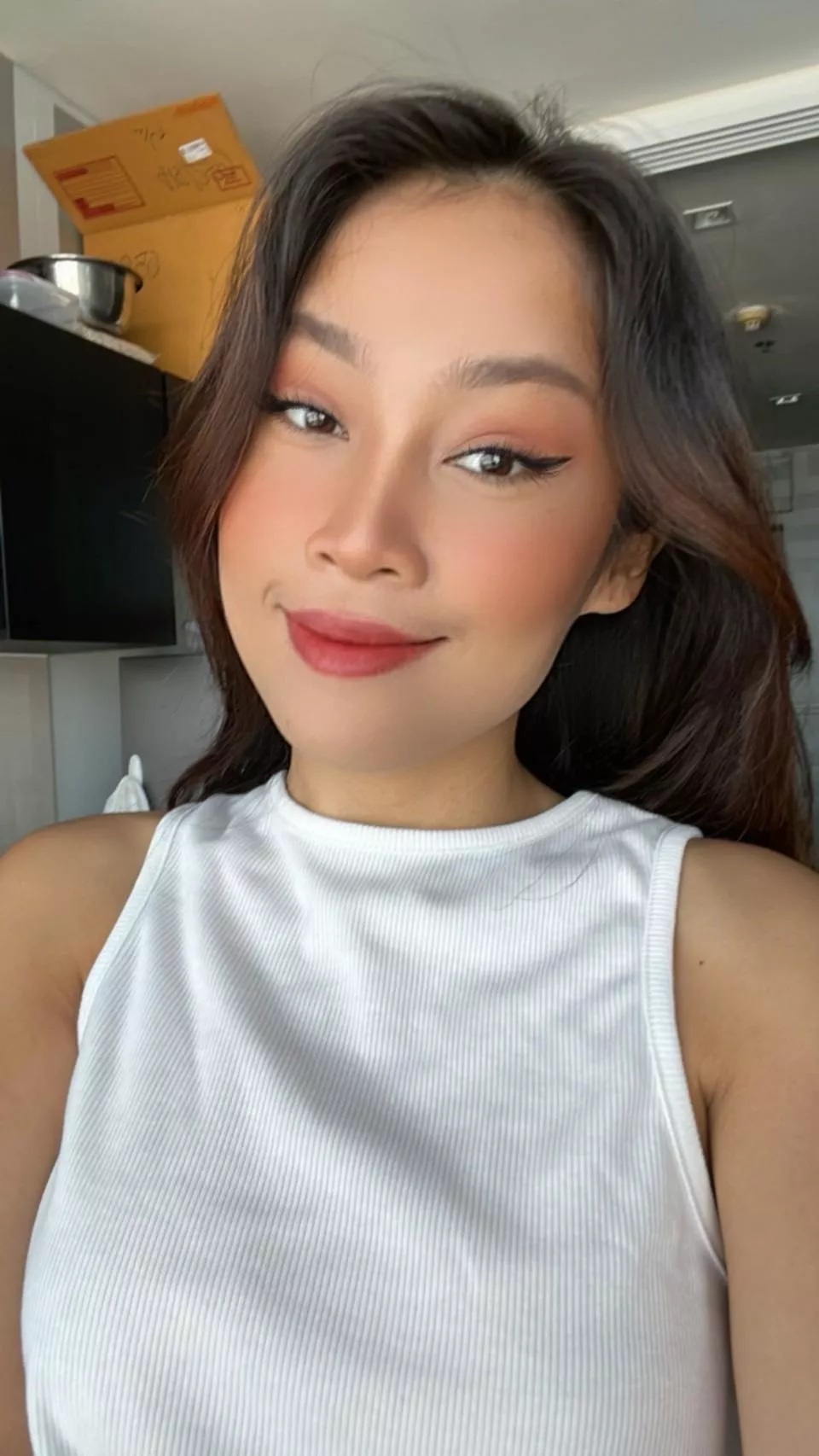 Safe for work hottie ❤️ posted by nina_sky777