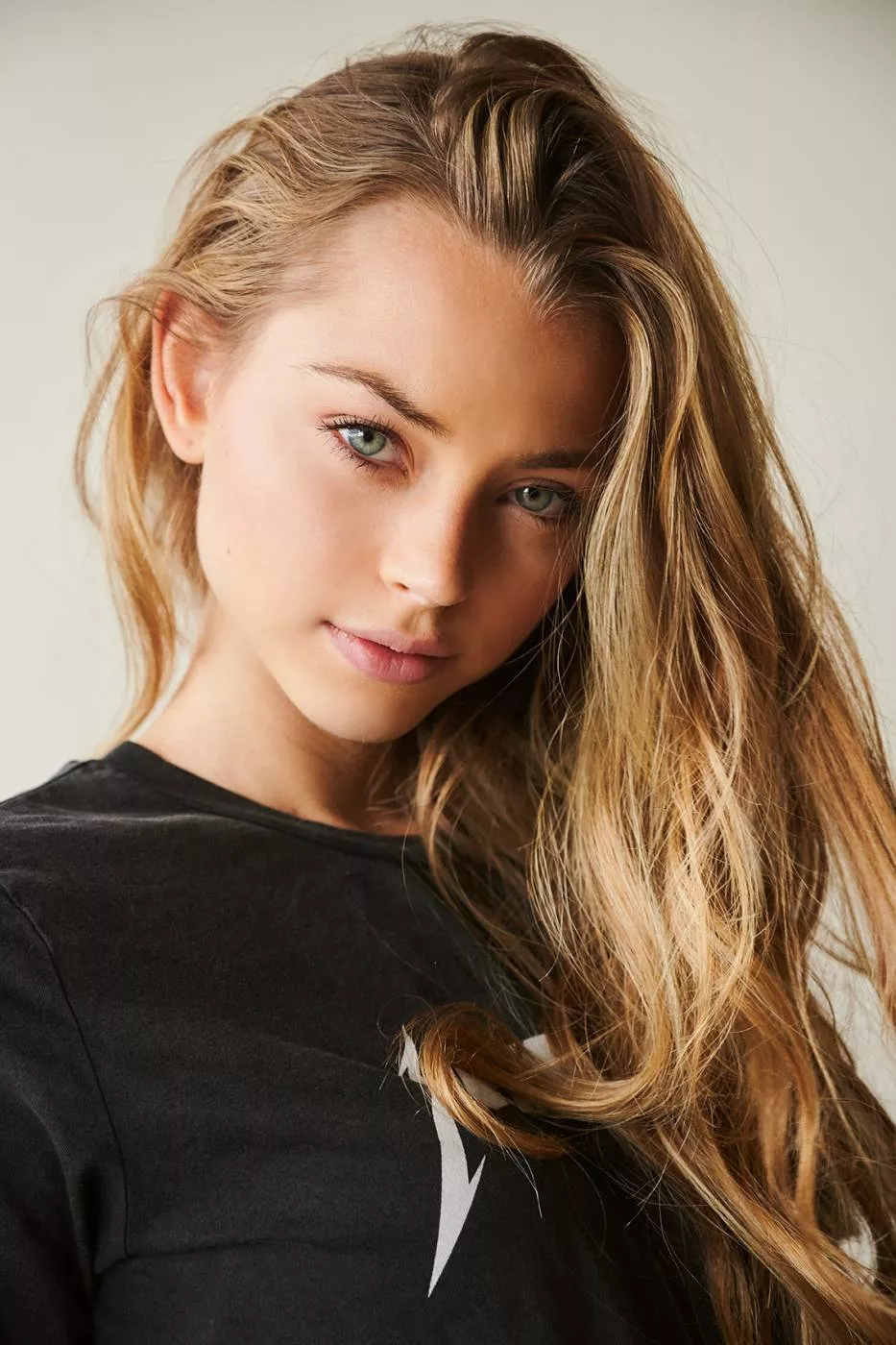 Saige Peterson posted by SineQuaNon001