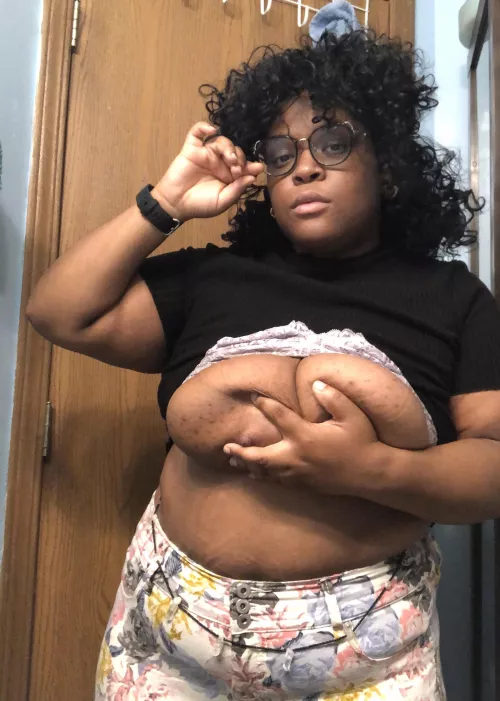 Same pic as yesterday without a filter to show that filters on me don’t look deceiving. I’m really just this damn cute!🥺🥰 by frankiethinkie