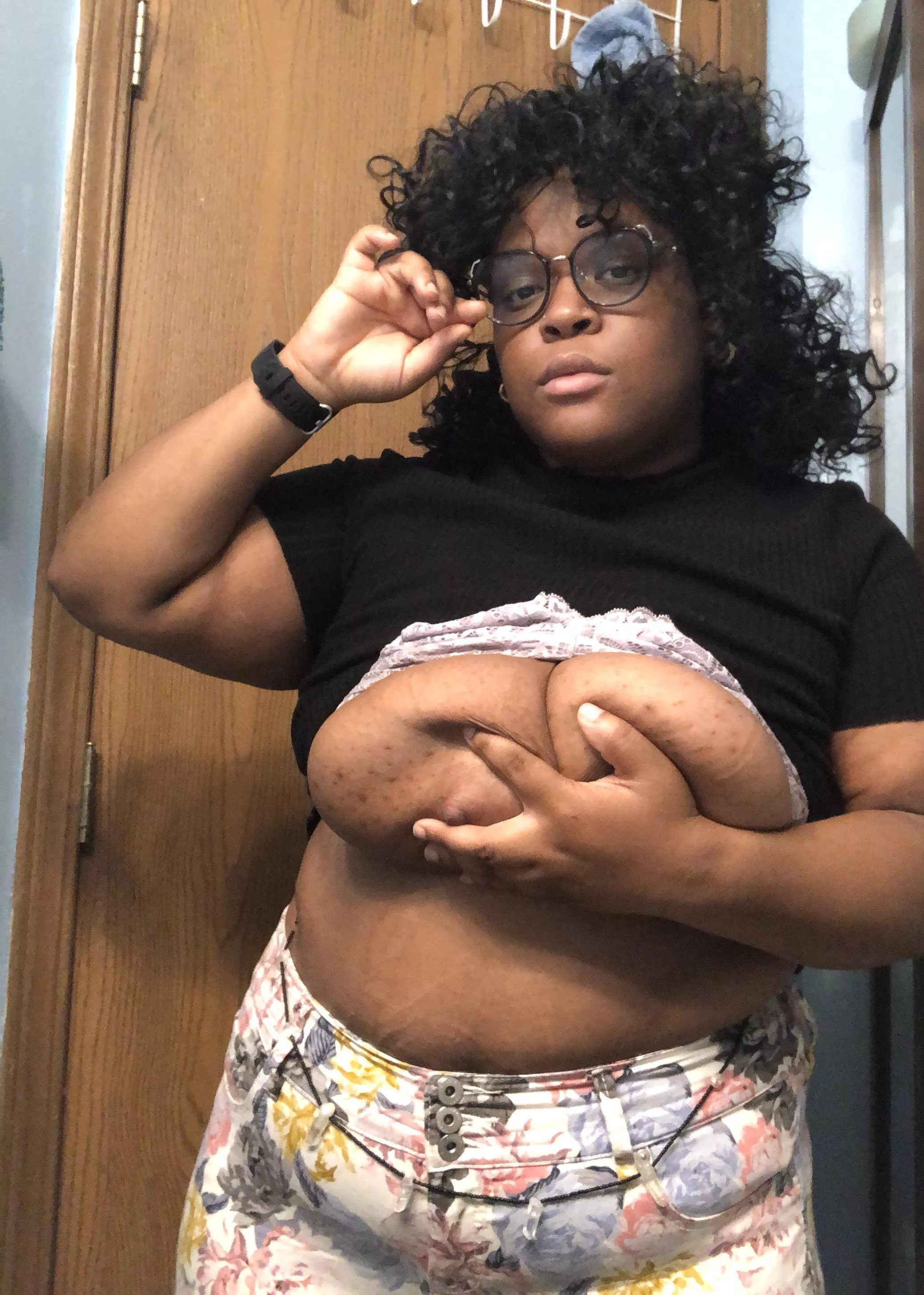 Same pic as yesterday without a filter to show that filters on me don’t look deceiving. I’m really just this damn cute!🥺🥰 posted by frankiethinkie