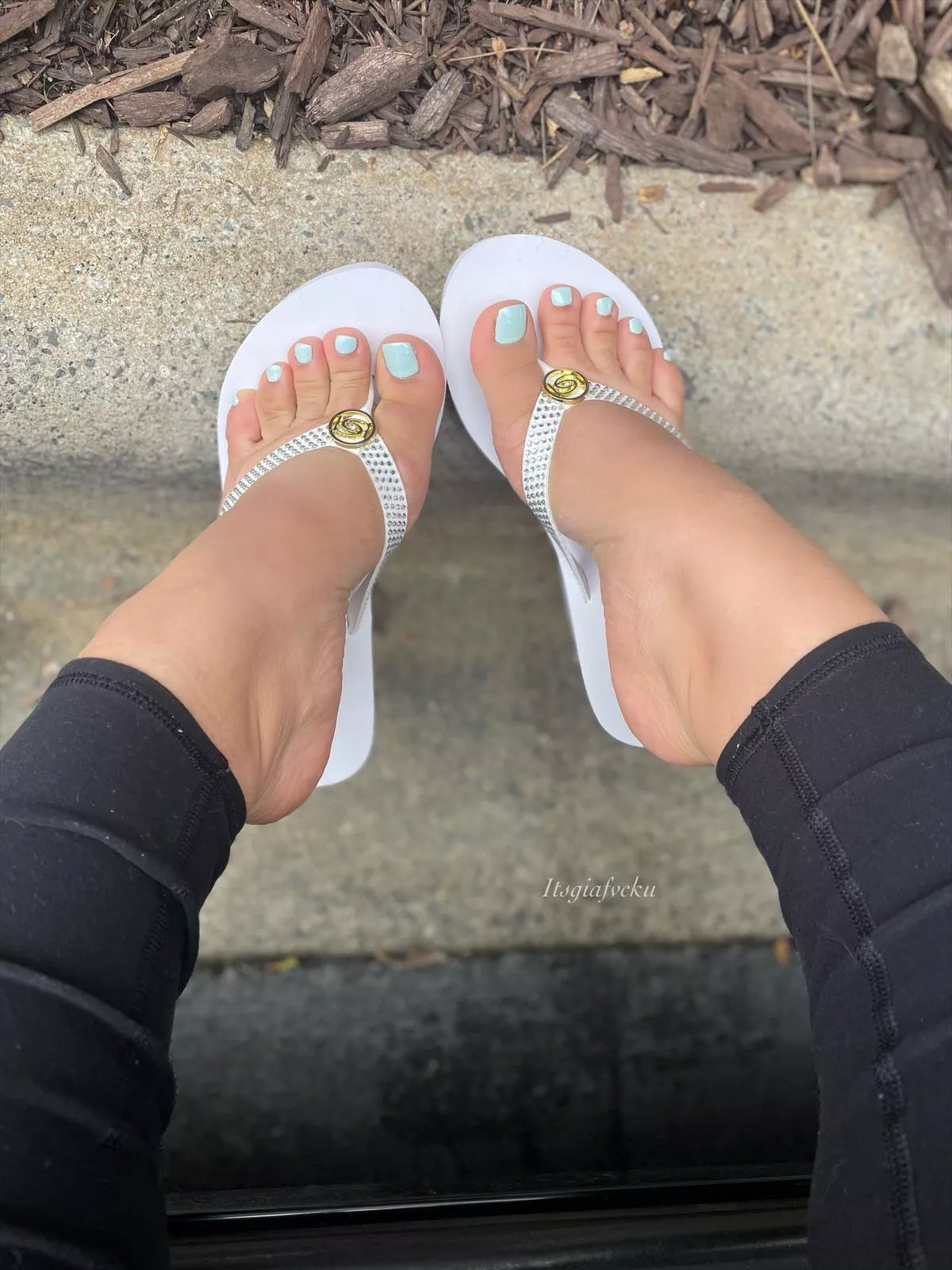 Sandals fetish posted by Itsgiafvcku