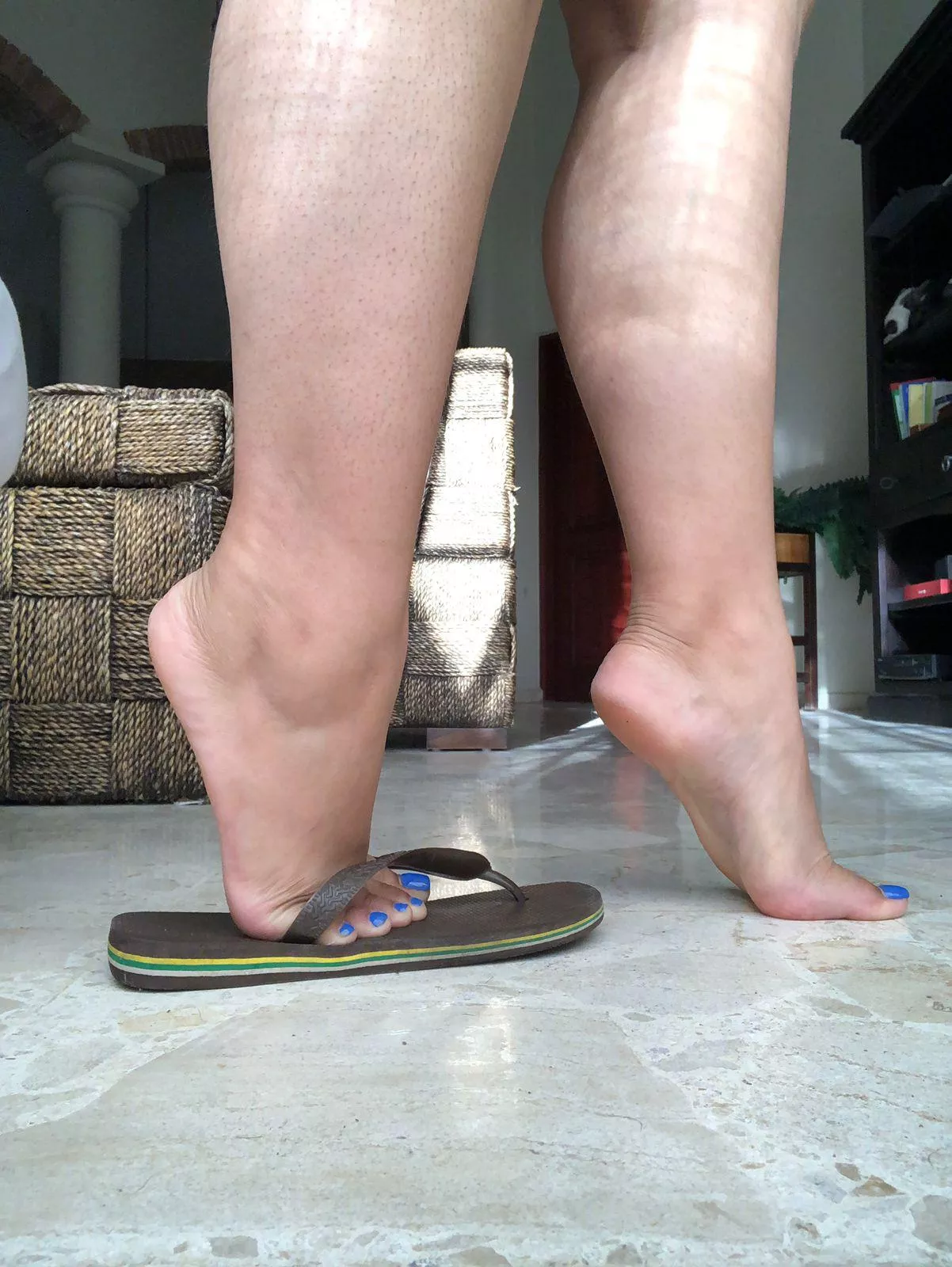 Sandals or barefoot? posted by Footpicxs