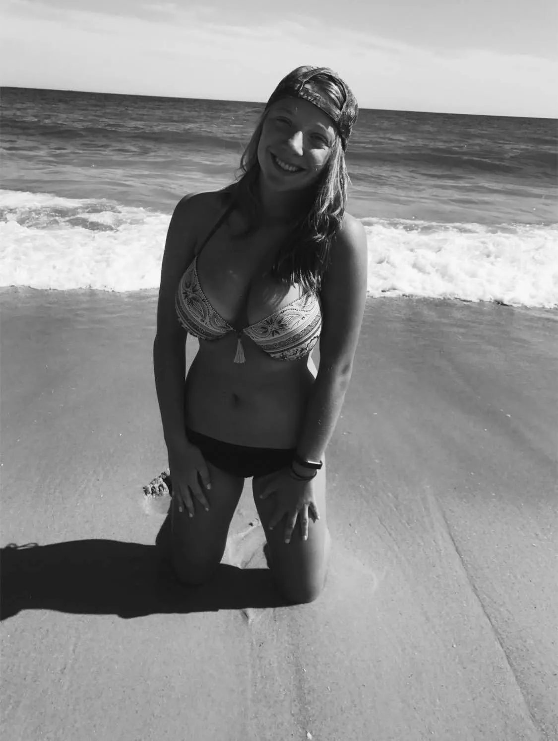 Sandy knees posted by Substantial-Sport129