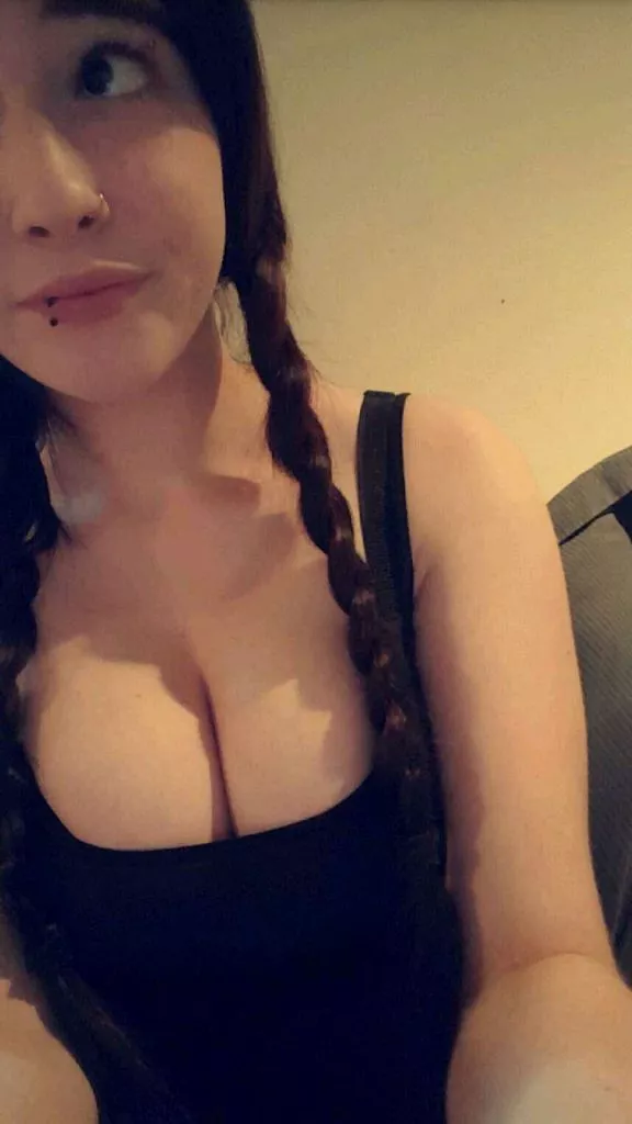 Sara posted by CarlosLoretDeMola