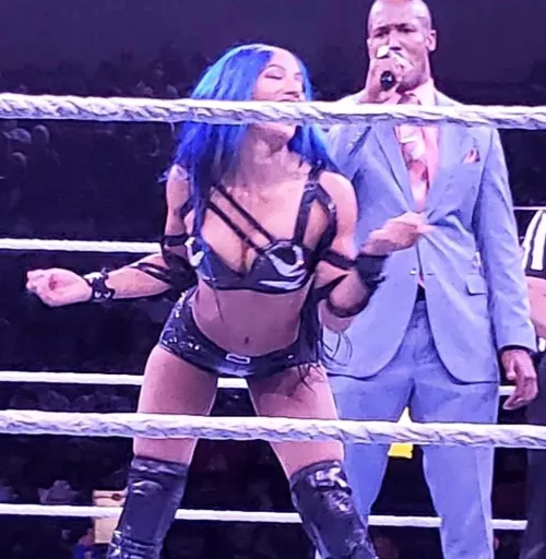 Sasha's butt great distraction by gand_lover