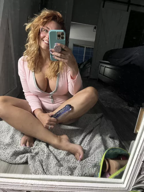 Saturday night toy review 💋💕 by LegLipsBoobsBridgit