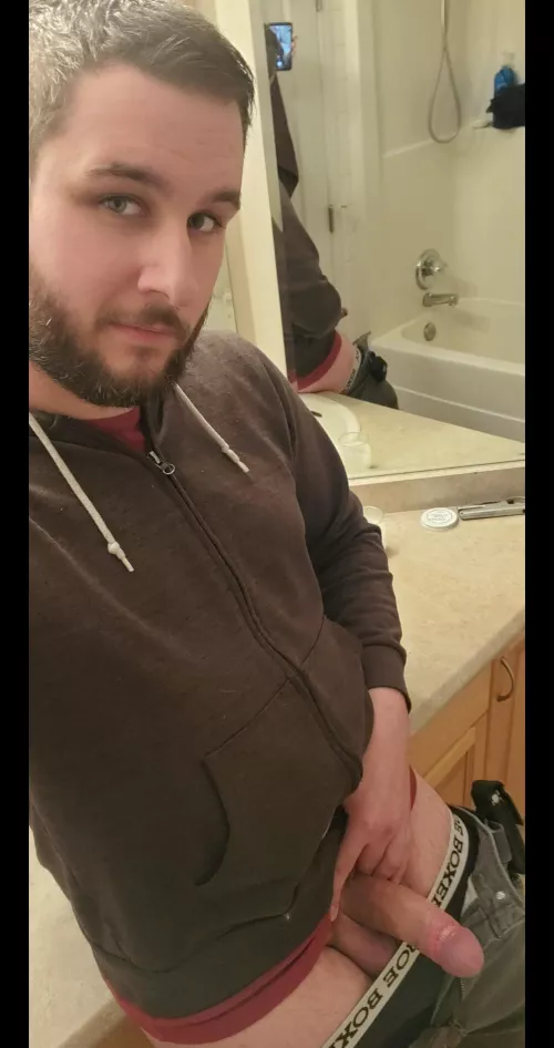 Saturday nights are for teasing and playing. Get over here by slimslam_spaceman