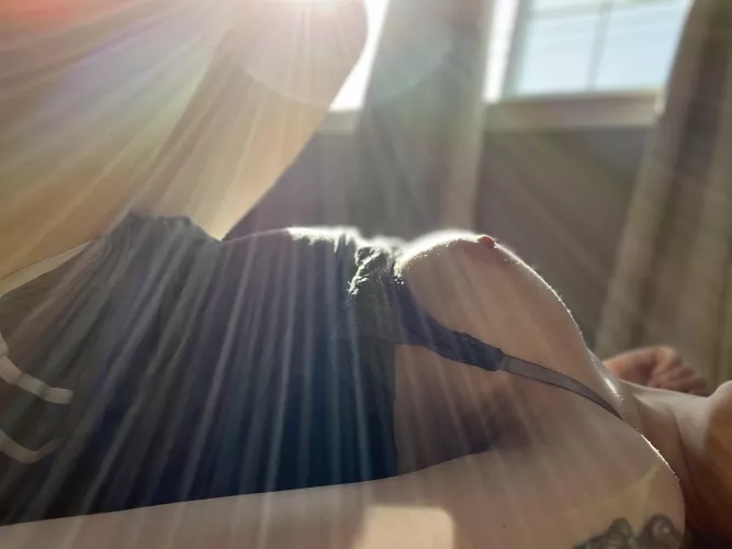 Saturday Sunshine 🌞 36f by KnottyMoose