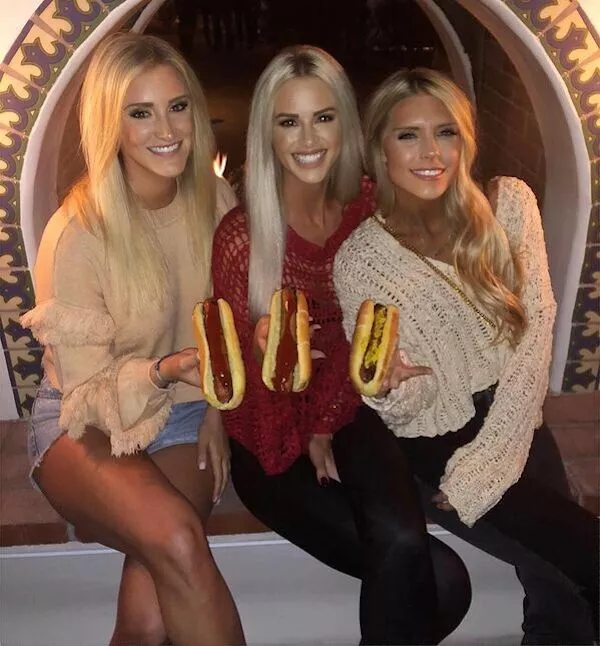 Sausage wrestlers.... posted by lgpolarbear