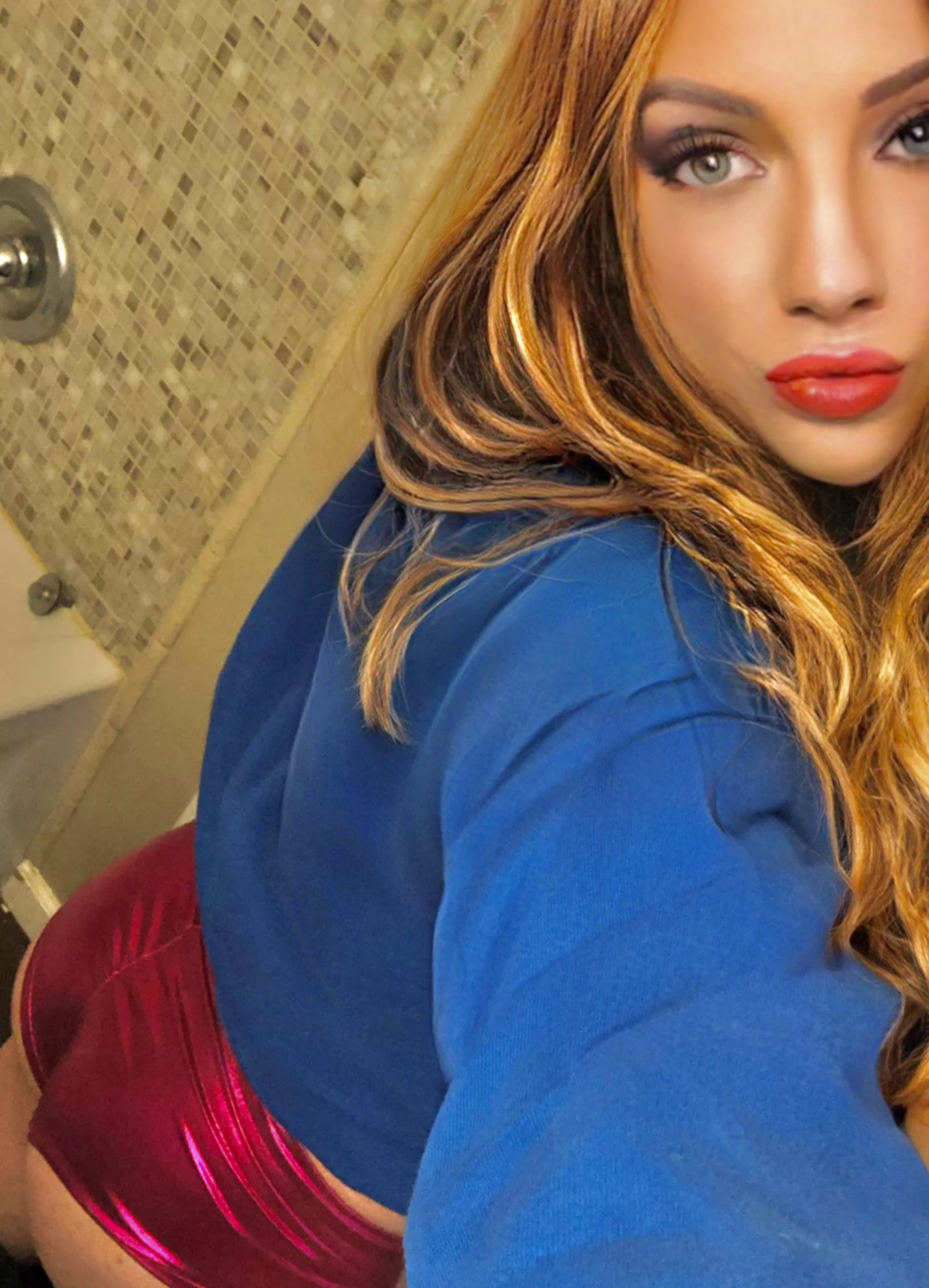 Say hi if you want a sissy friend 🤗 posted by summerdayfalls