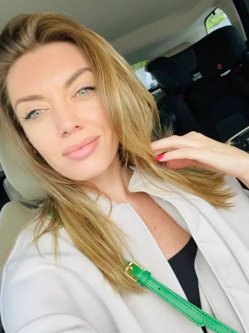 say hi if you want to give me a smile by Girl_FromTheCity