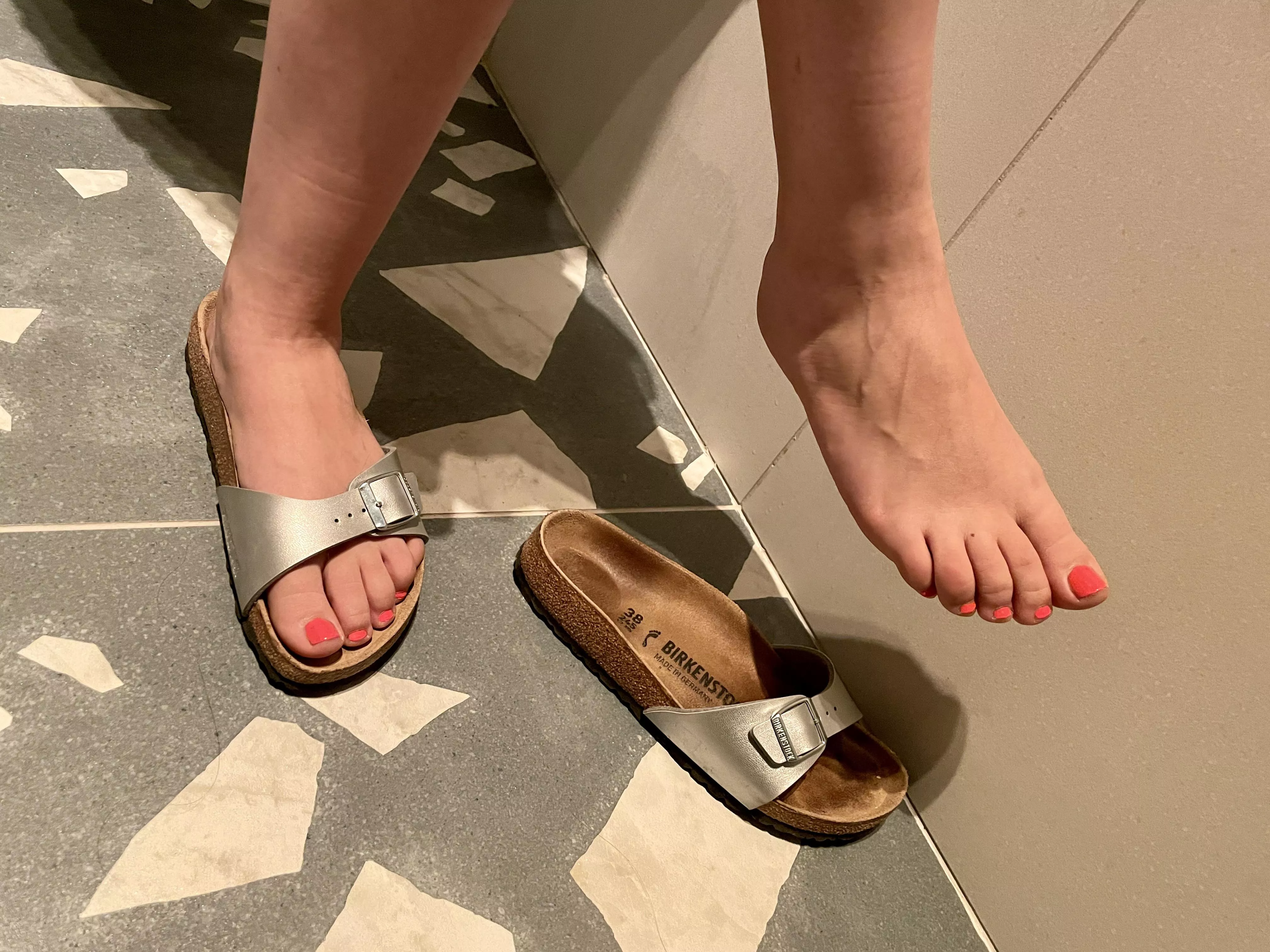 Say hi to my feet 🙂 posted by pussytwins