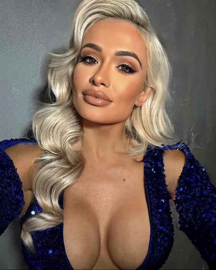 Scarlett Bordeaux Tits posted by jacketpatoto
