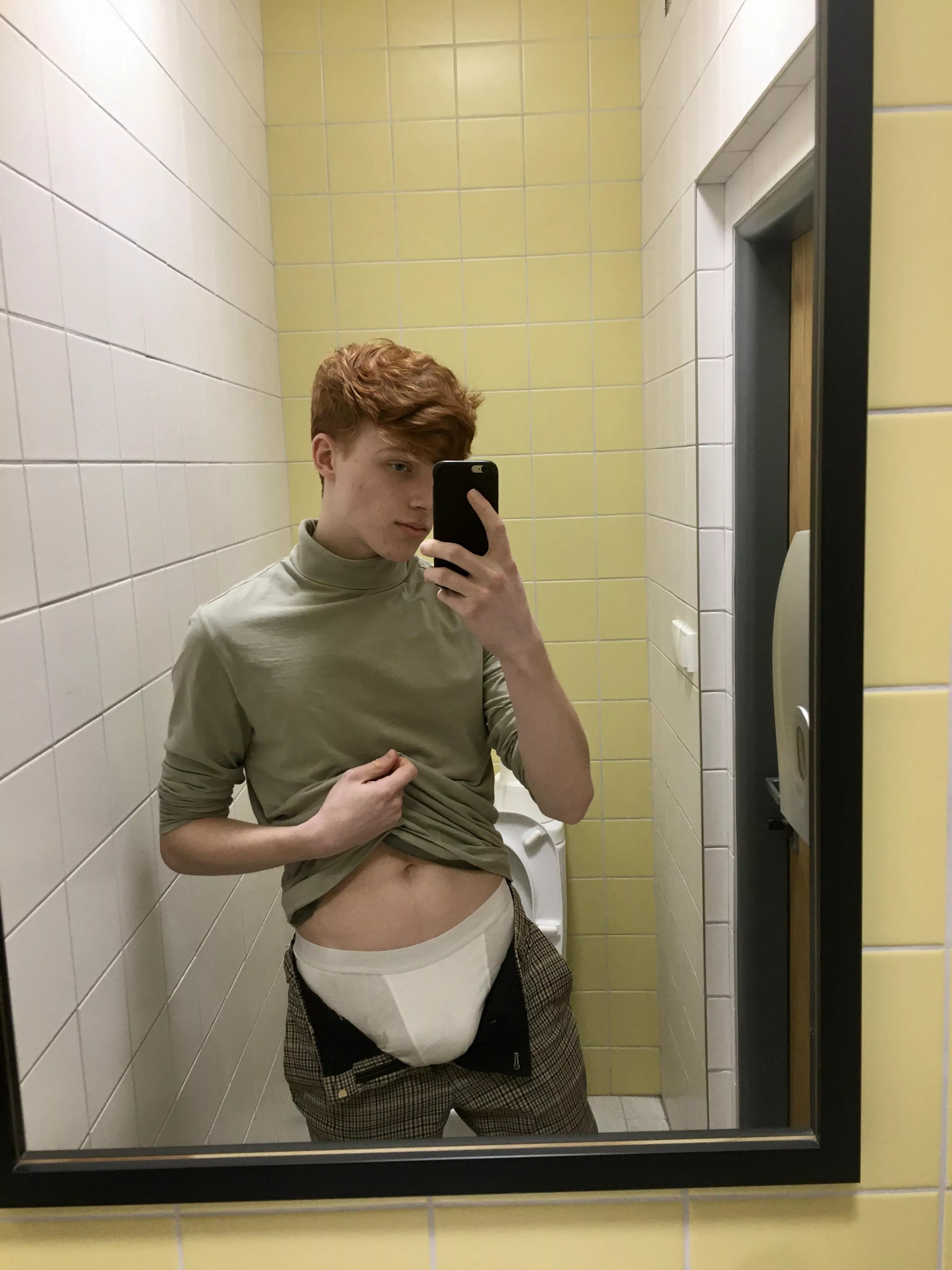 School bathroom 🙈 Would you like me to be your classmate?😊 posted by met_you