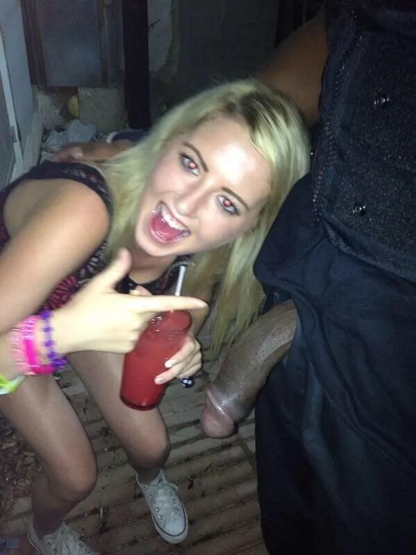 Scottish girl Katie encounters her first BBC in the wild by slagger696