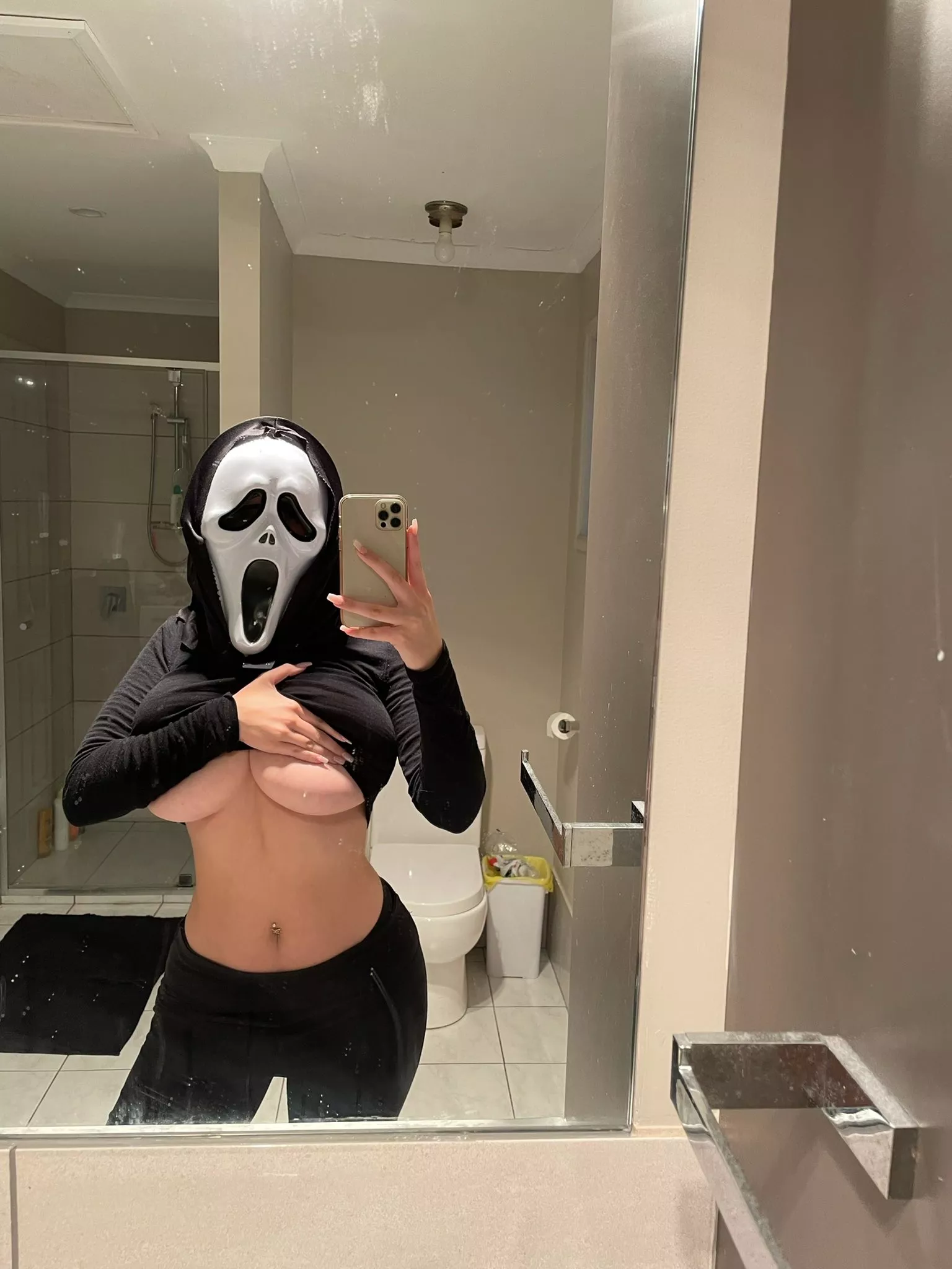 Scream Mask posted by civilrainy