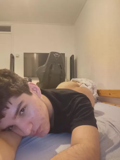 screaming for papi rn. 18y by Master-Distance-4795