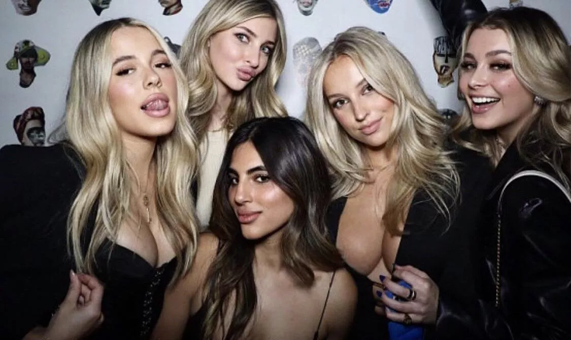 Seductive posted by theowuriwufoa