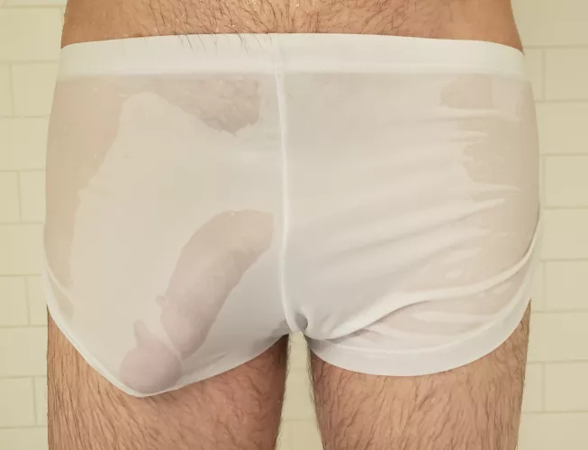 See through when wet by tawy000