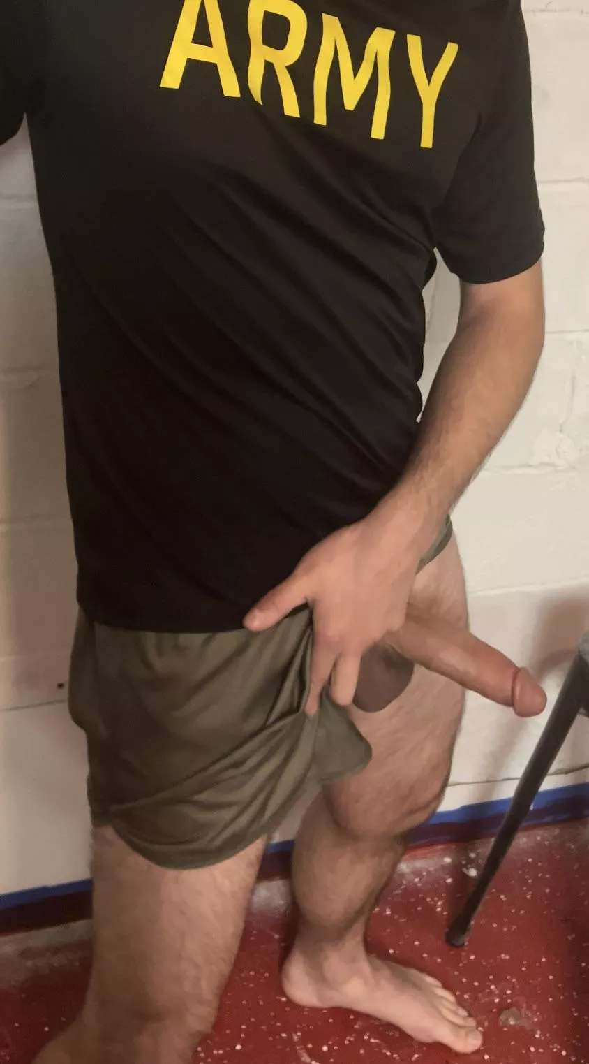 See what's hiding under my army shorts posted by Hungmilitarycock