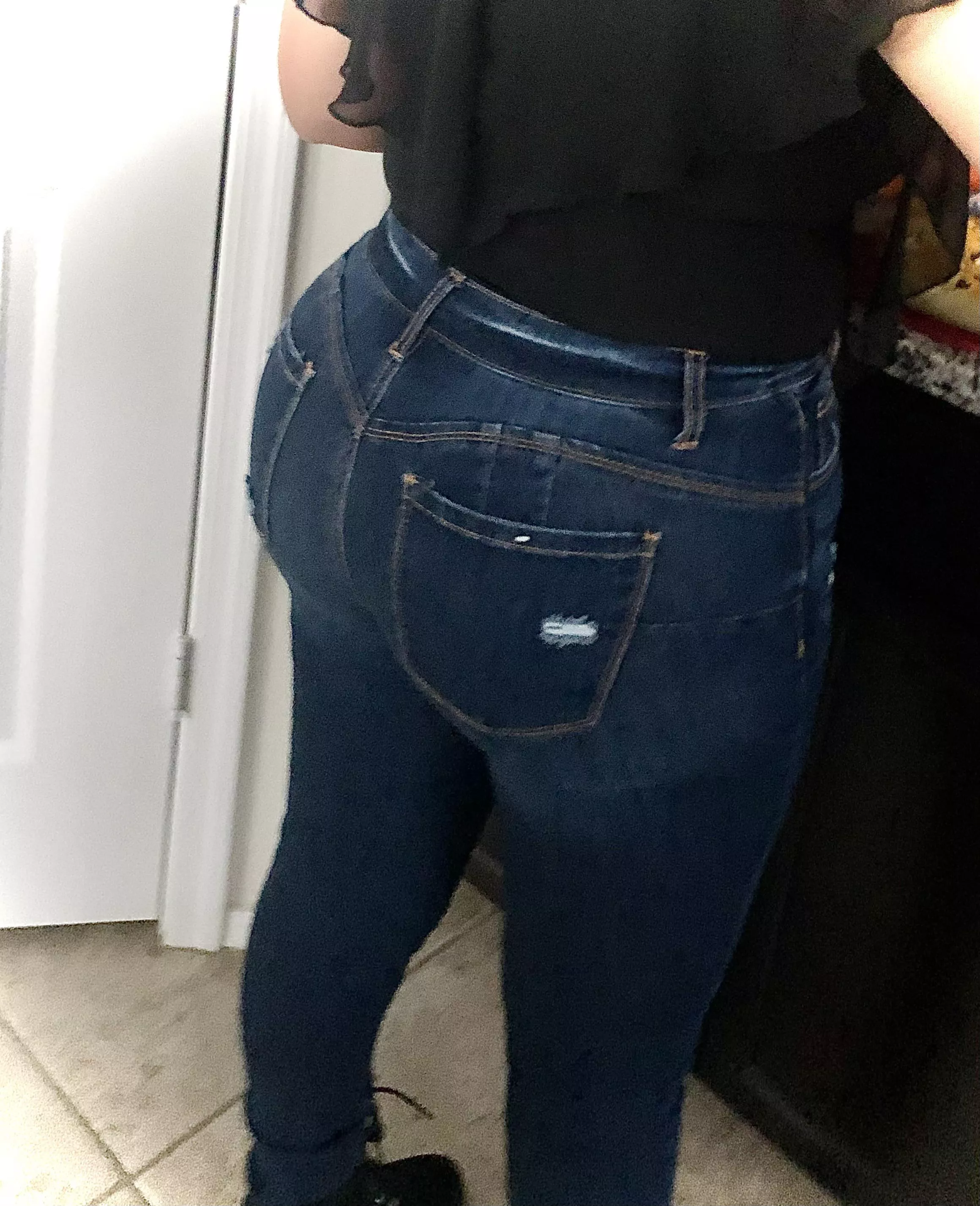 Seeing how many dicks I can get hard at my in laws 🤫 posted by Azh0twife