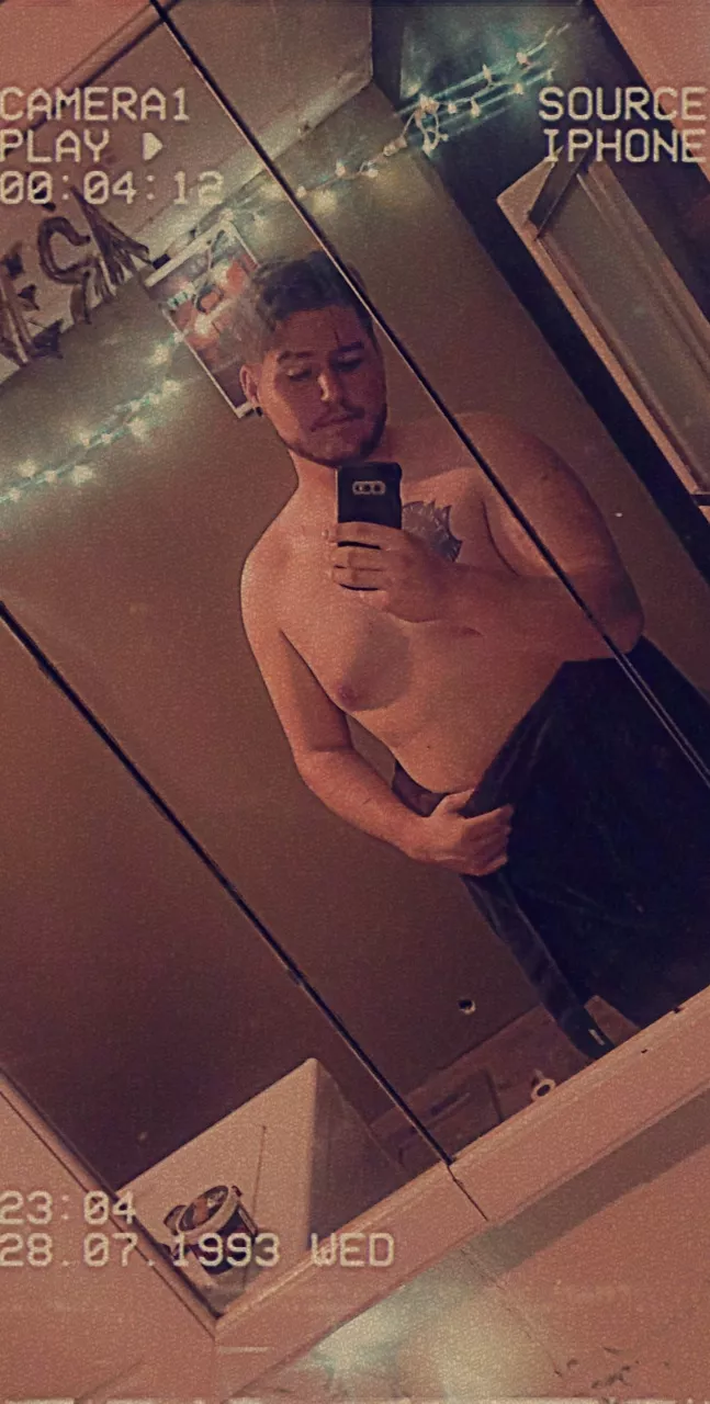 self-concious and in the mood... posted by bisexualteenageslut