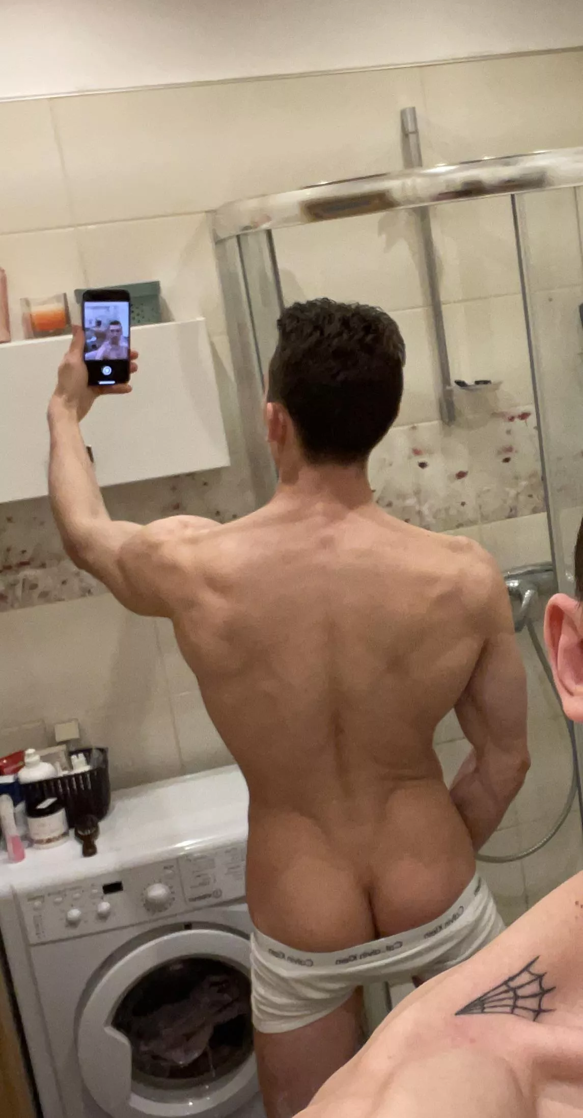 Selfi post😁 posted by davit_fit