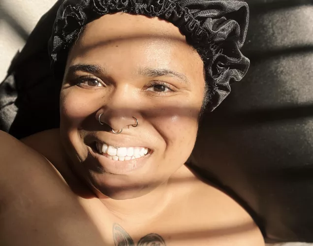 Selfies first thing in the morning [Nigerian x Ashkenazi] by throwawarfap