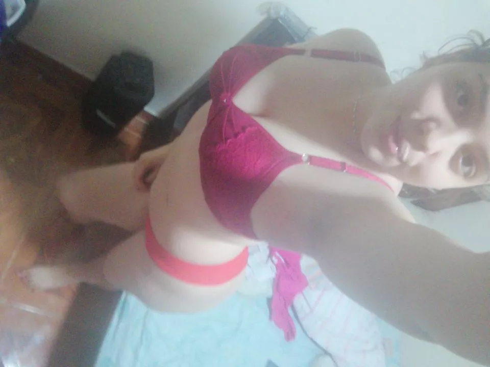[Selling] (20) years old [F] 😽 latina girl looking for my serius daddy ♦️ ( personal pics and vids 📸, sext with live pics and vids🍏 and sex tapes ⏯️, Lesbian content 😛 drop box 🎁 A nice and PervertDoom girl 🤤 Kik: prettyasszhand posted by kerme200