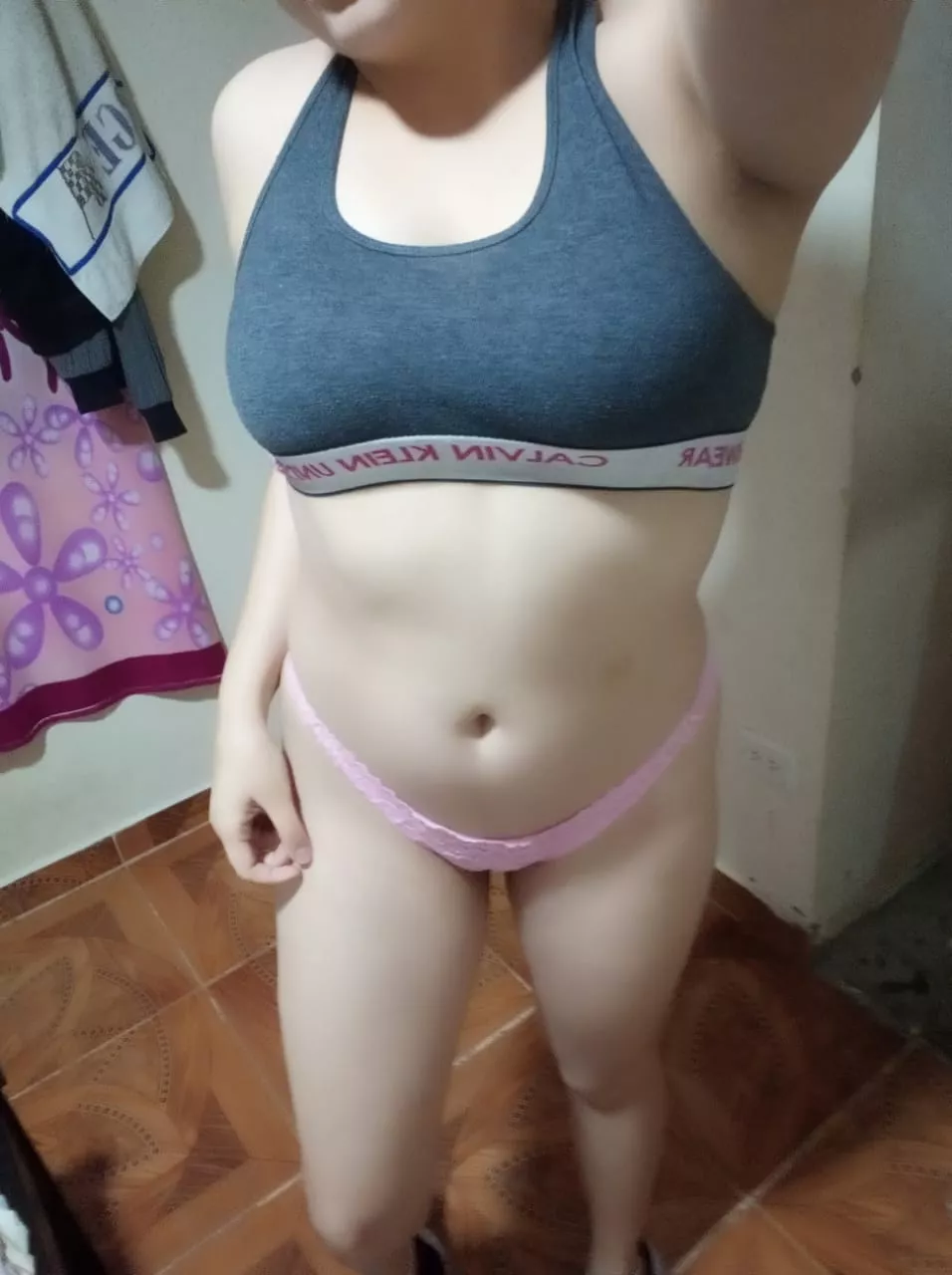 [Selling] (20) years old [F] 😽 latina girl looking for my serius daddy ♦️ ( personal pics and vids 📸, sext with live pics and vids🍏 and sex tapes ⏯️, Lesbian content 😛 drop box 🎁 A nice and PervertDoom girl 🤤 Kik: prettyasszhand posted by kerme200
