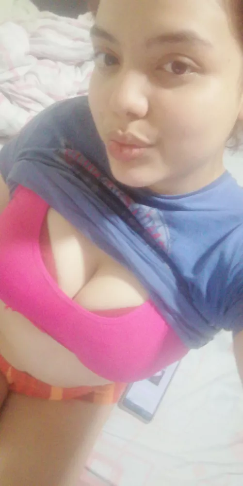 [Selling] (20) years old [F] 😽 latina girl looking for my serius daddy ♦️ ( personal pics and vids 📸, sext with live pics and vids🍏 and sex tapes ⏯️, Lesbian content 😛 drop box 🎁 A nice and PervertDoom girl 🤤 Kik: prettyasszhand by kerme200
