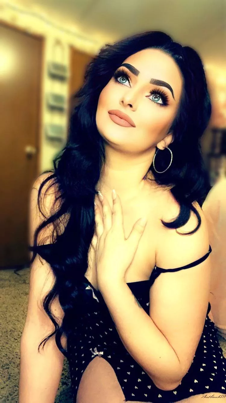 [Selling] Are you wondering what you’re missing in your life? Me! 🖤 I have lots of goodies. Panties, Worn items, Sexting, Pics/Vids, GFE & much more! Check me out babe 🖤 posted by thatbeach247