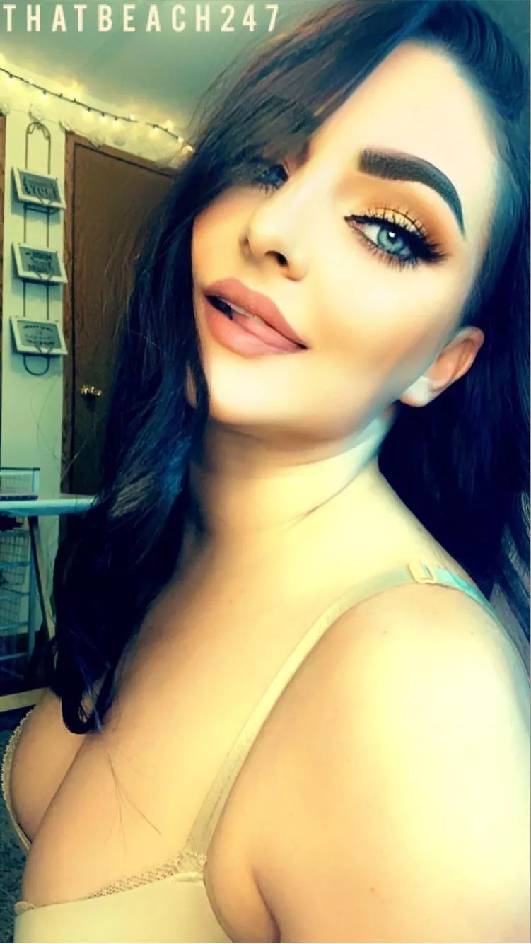 [Selling] 🌻 Can you handle this sexy MILF? 🌻 Panties & other Wearables. Content, Sexting, GFE, Vials, Candy & more. Menu & Specials are pinned to my page 🌻 posted by thatbeach247