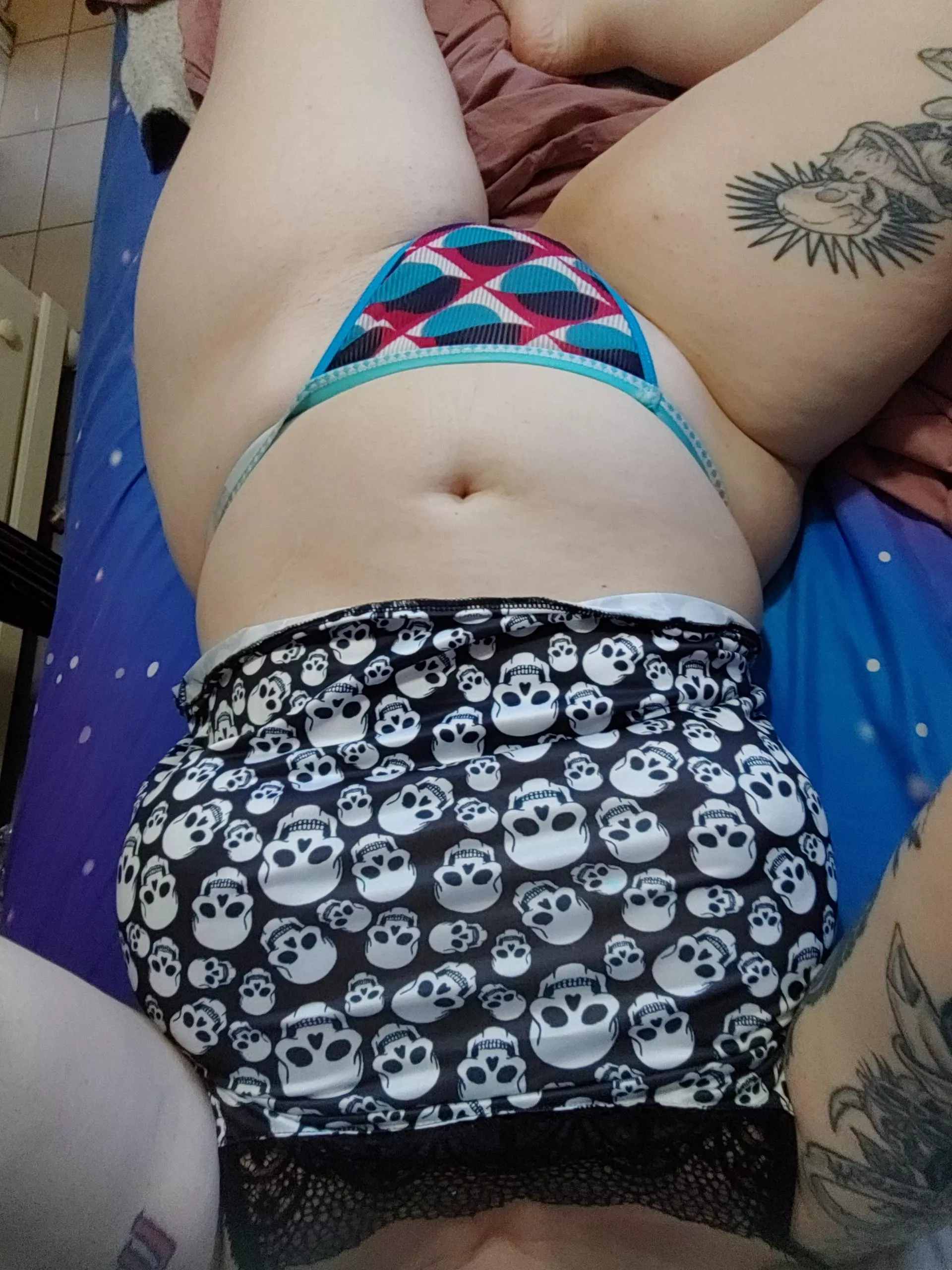 [SELLING] Dirty worn panties 💠 Custom Photos 💠 Vials 💠 Pocket Squares 💠 Shoes 💠 Tights 💠 Sexting 💠 and lots more! posted by DezrtBat