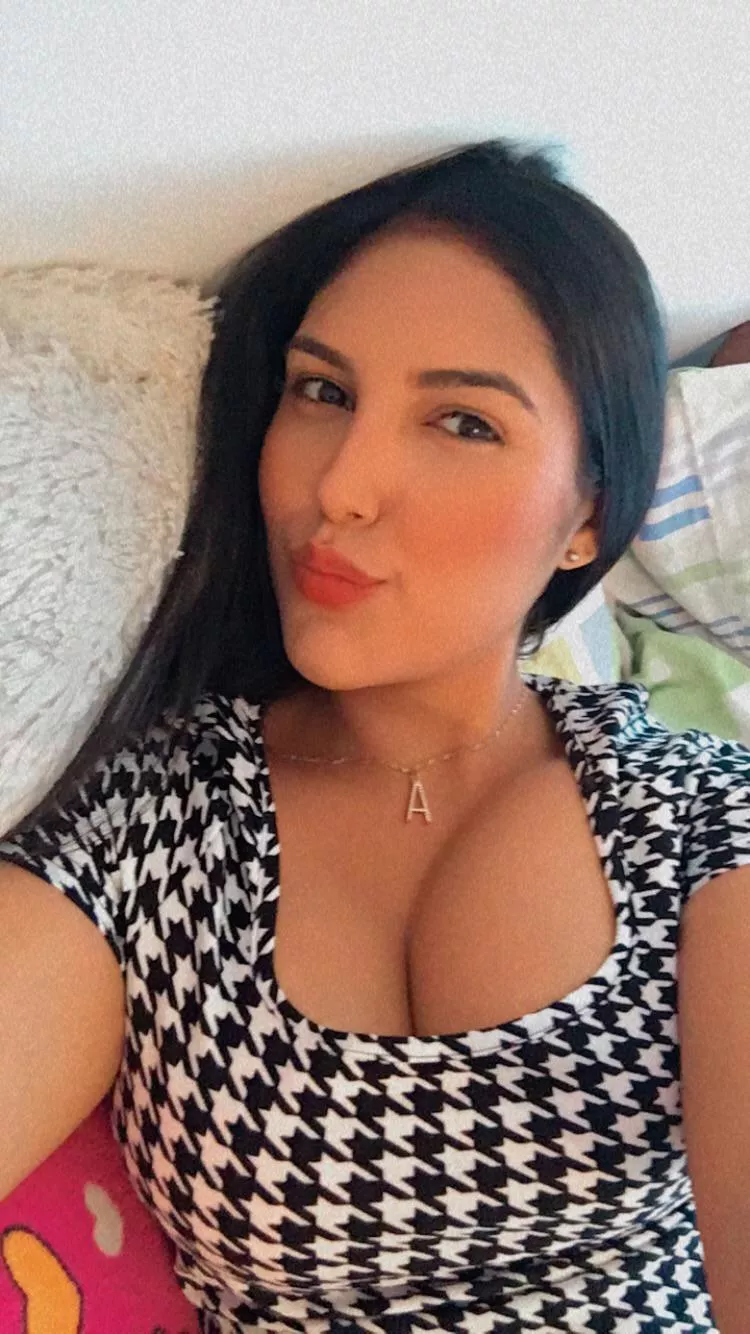 [Selling] I am a young brunette Latina 🔥 I am so horny my panties are so wet and you need to fuck me now that you know SEXTING/ VIDEOS/ PICS/ GFE / FEMDOM/ FINDOM 💦 K!!K Vane.moncada25 Snapchat Vanessa_mon25 🌸 CASHAPP🌸PAYPAL🌸CRYPTO🌸ZINL posted by Vanemoncada25