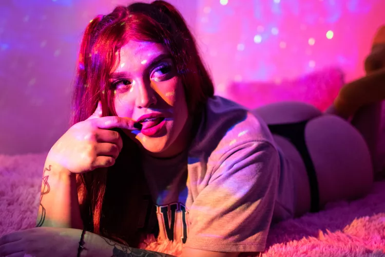 [selling] I dont wanna be alone tonight... Wanna be my company? [GFE] [VID] [PIC] Kik: PeacheeMiauu by PeacheMeow