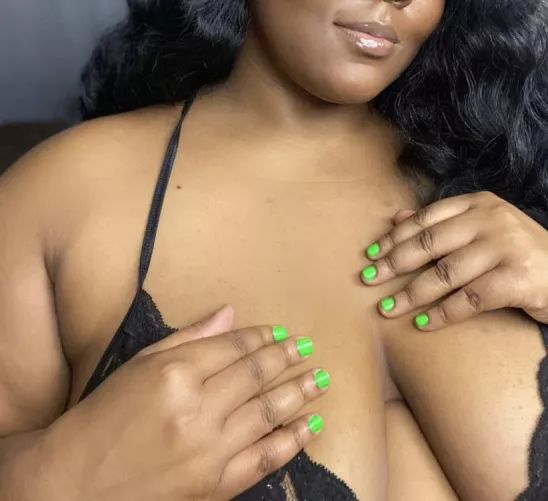 [SELLING] Madame Nym is now available for all your dirty deeds. Join me for video chat, live sexting and audio calls. Prices, contact and specialties down below by bbwnympho98