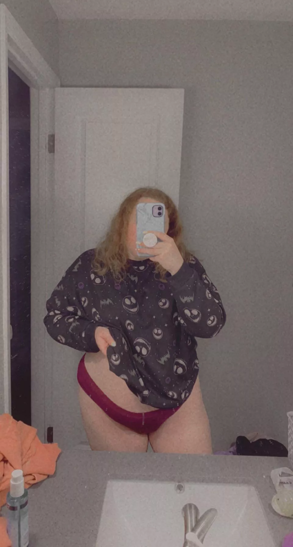 [SELLING] Netflix & Chill?👀❤️ KlK: ctrlr / SC: bunnybabesred / OF: rhbunnyb posted by RedHeadedBunnyBabe