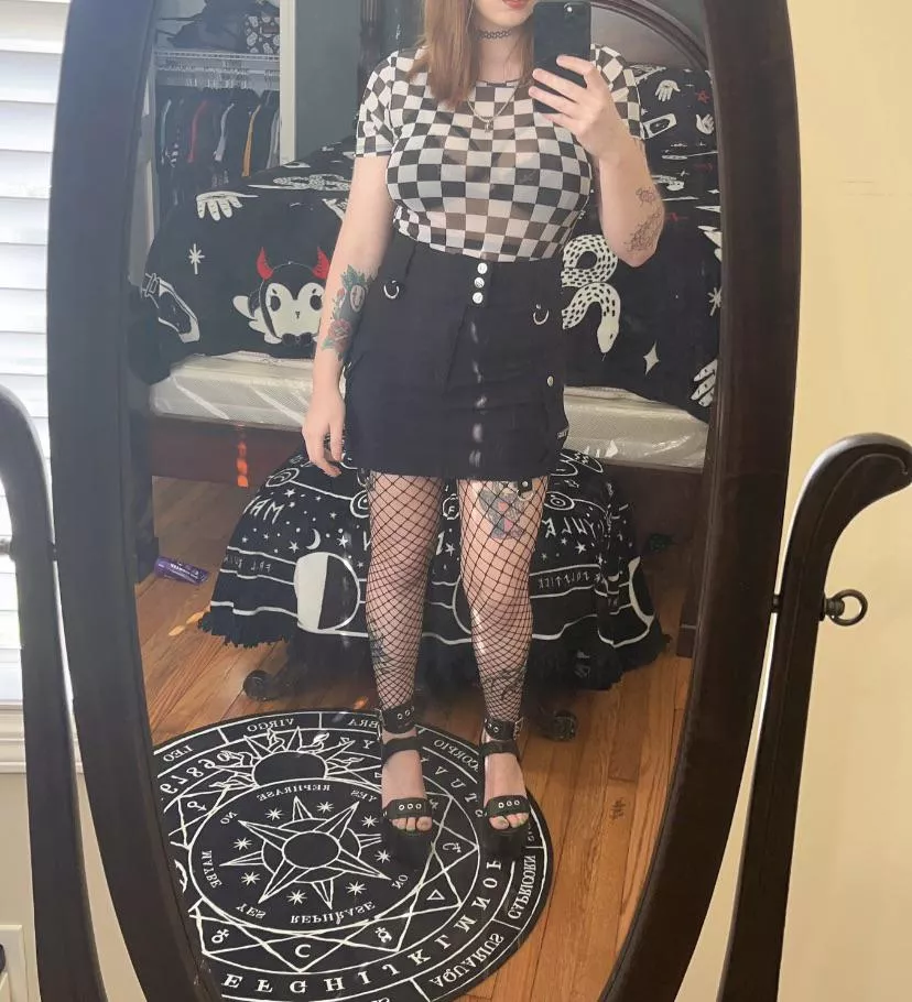 selling nudes for nitro lol posted by metalcheese3720