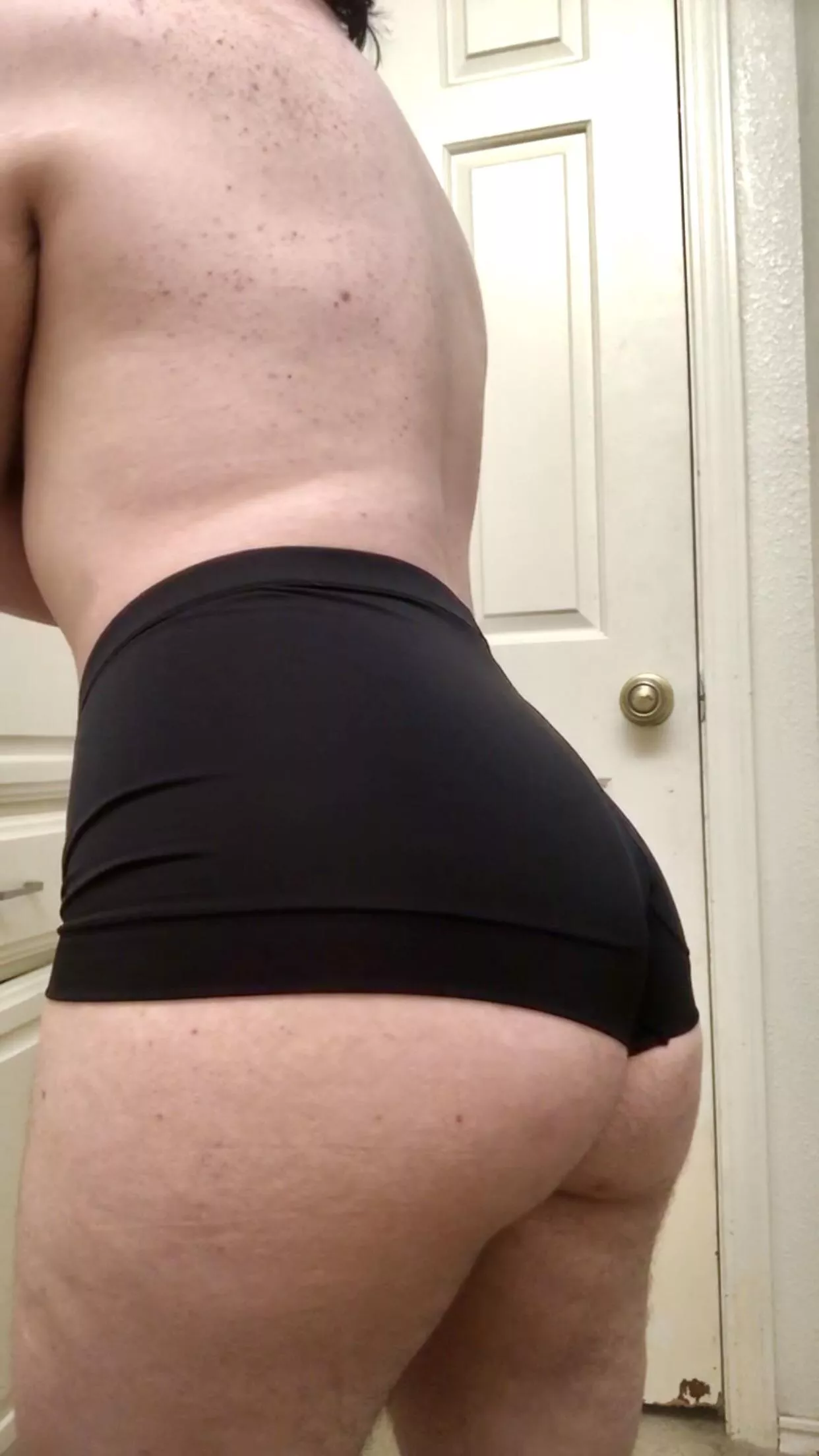 [Selling] Sunday funday! Available for sessions, sexting, and wears ☀️ posted by Levi_Luxxx